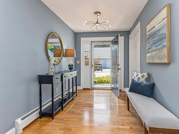 4th image of 30 York Ledge Drive #30