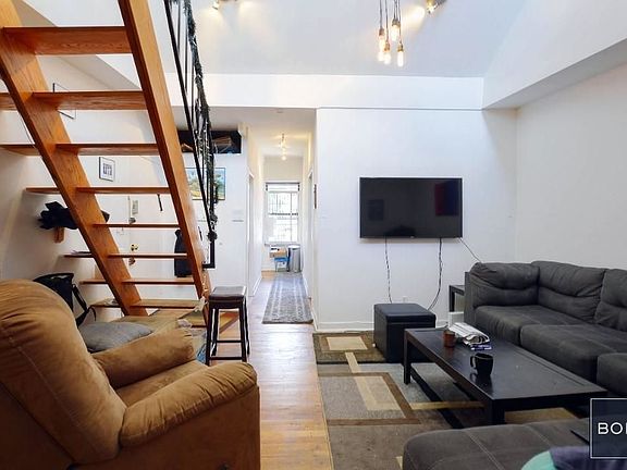2nd image of 81 2nd Ave #4FF