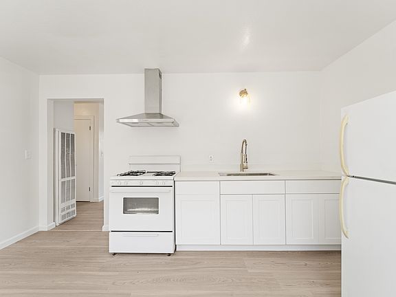 2nd image of 115 Abbey St #11280524