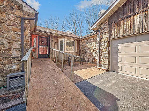 3rd image of 2500 N 29th St