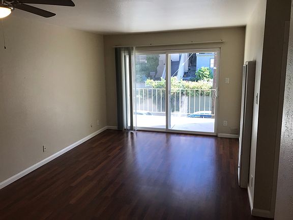 5th image of 456 Wayne Ave #22