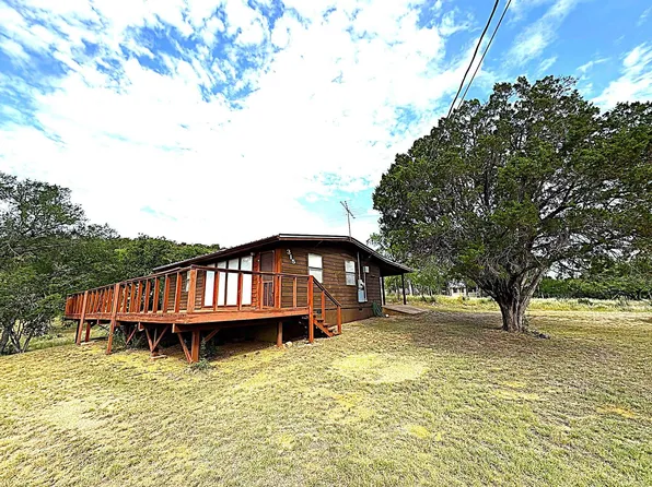 315 Skyline Dr, Sunrise Beach, TX 78643