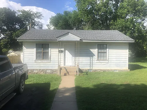 404 Roosevelt Cir Photo 1