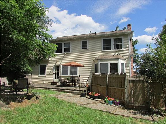 3rd image of 1 Hillside Ct