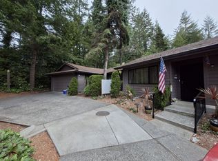 1476 Glenwood Dr, Brookings, OR 97415