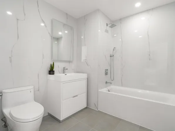 379 Ocean Parkway image 15 of 23