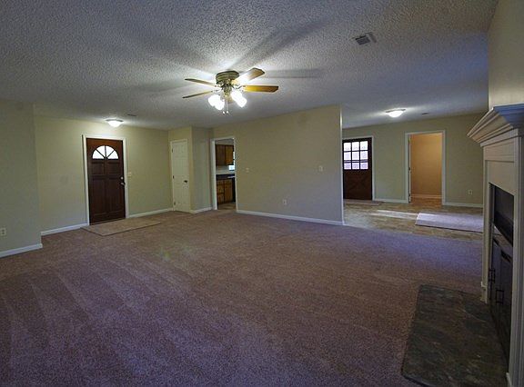 4th image of 2410 Lee Ave