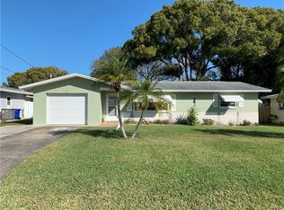 1952 Summit Dr, Dunedin, FL 34698