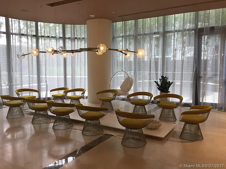 55 SW 9th St #28 — Photo 4