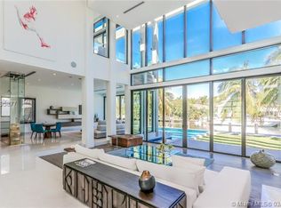460 Sunset Dr, Hallandale Beach, FL 33009