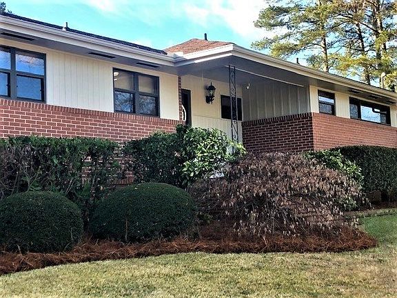 2nd image of 665 Woodridge Dr