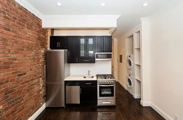 Rented by Icon Realty Management | media 1