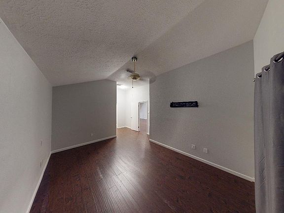 5th image of 90 S Cobble Hill Pl