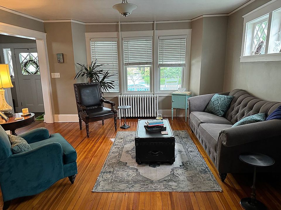 2nd image of 424 Beach Ave