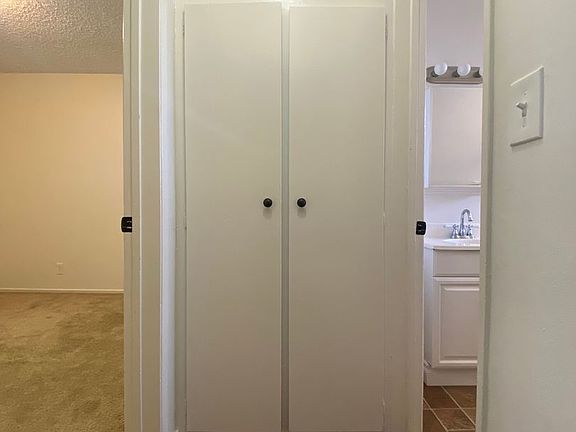4th image of 4935 W 120th St #78