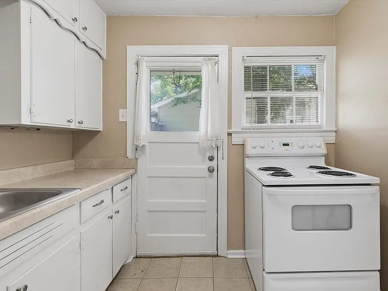 3908 Linden Ave — Photo 13