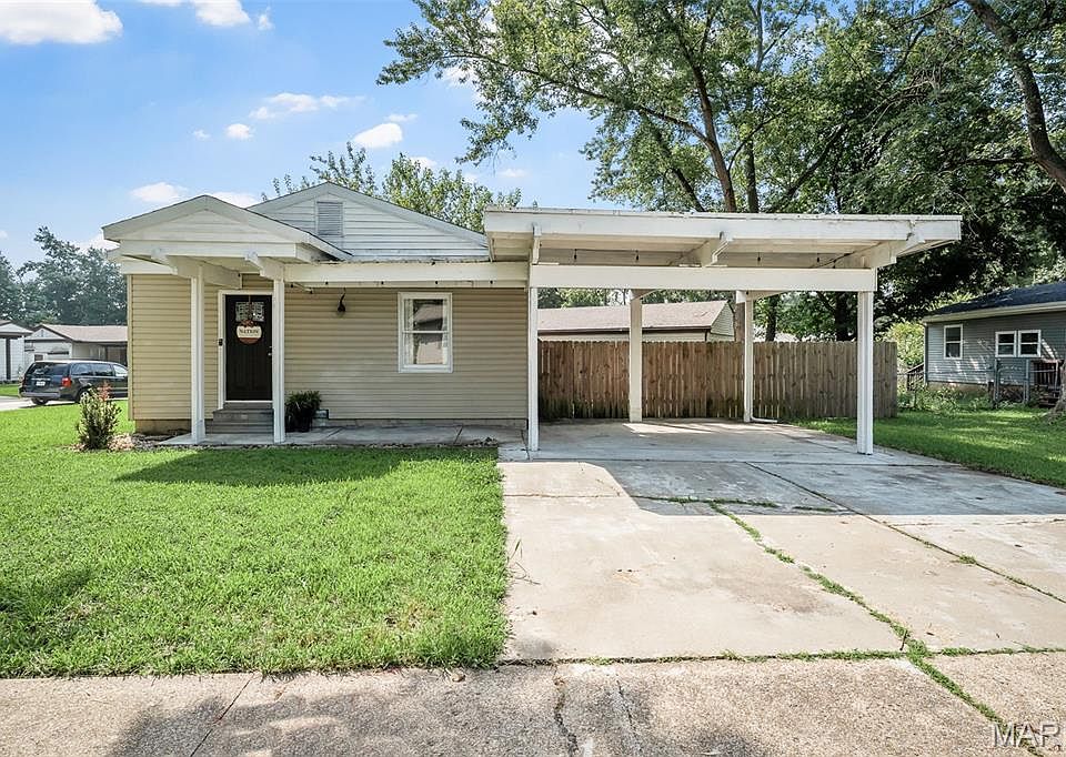 1st image of 30 Cedar Dr