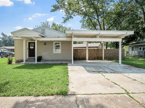 30 Cedar Dr, Pacific, MO 63069