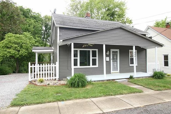 308 Strong Ave photo 1