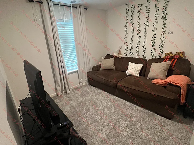 1060 Moraine Dr — Photo 16