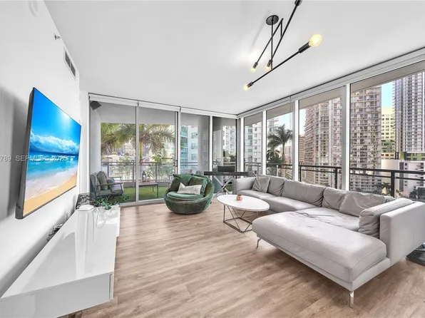 90 SW 3rd St APT 1213, Miami, FL 33130