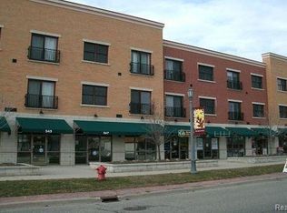 579 N Pontiac Trl, Walled Lake, MI 48390