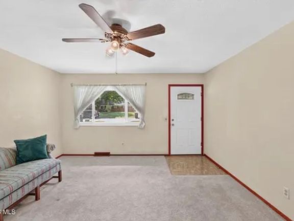 3rd image of 5920 Malden Ave