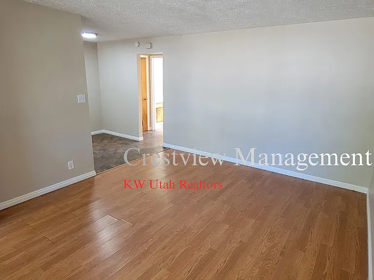 Hoagland 24th Street — Photo 2