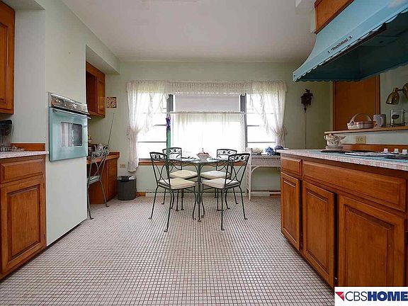 5th image of 8633 Ames Ave
