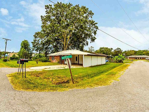3rd image of 113 Smithwillow Dr