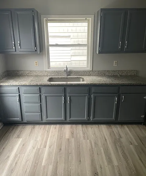 2038 Silver St — Photo 2