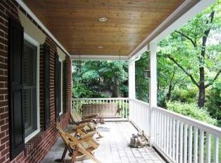 1095 Winding Creek Trl NW, Sandy Springs, GA 30328