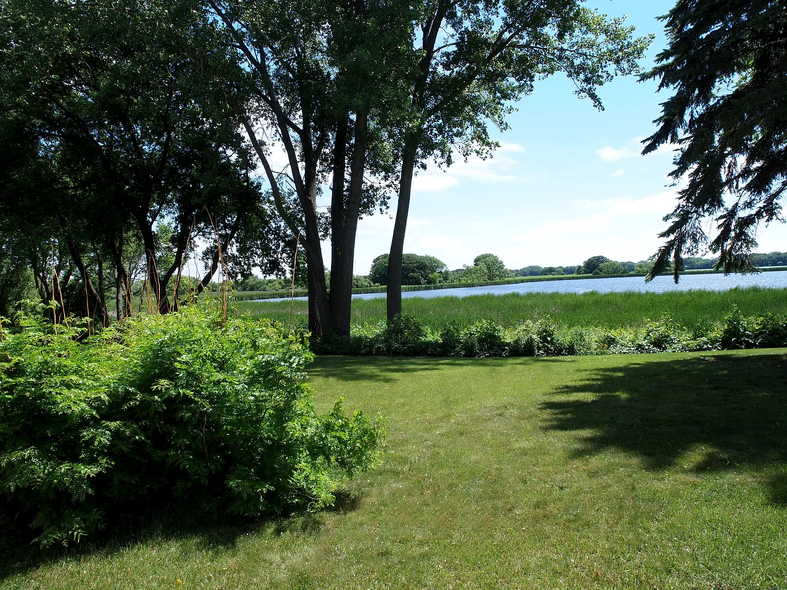 Foot Lake Apartments — Photo 4