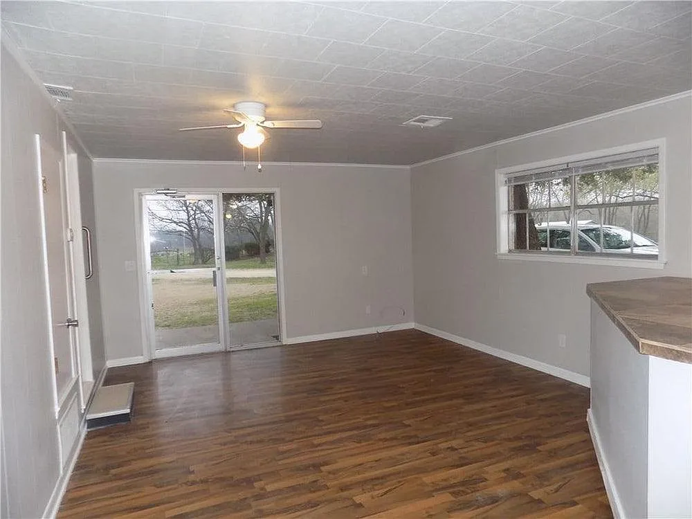 1 bed, 650 sqft, $900 — Photo 2