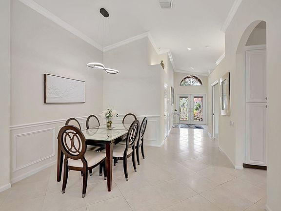 4th image of 7214 Louisiane Court
