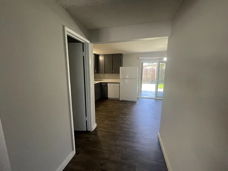 1608 Washington St #9 — Photo 17