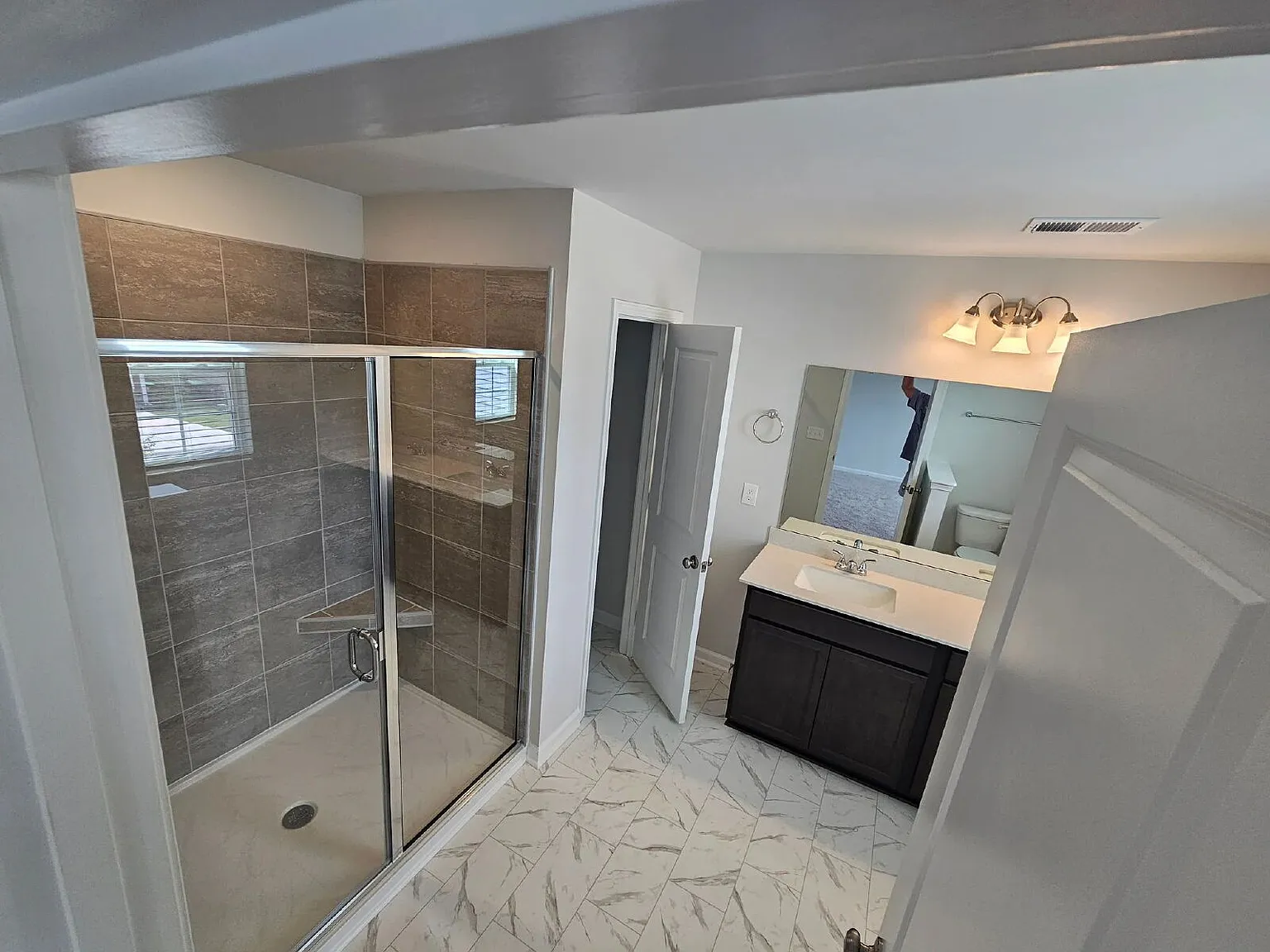 3 bed, 2.5 bath, 1617 sqft, $1,950 — Photo 4