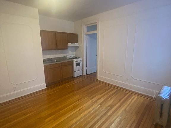 3rd image of 31-15 33rd St #20