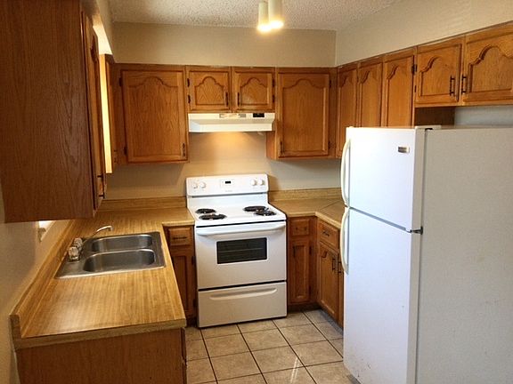 4th image of 1502 E San Pedro St #10