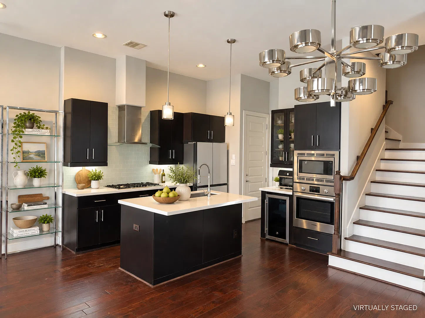 3 bed, 1710 sqft, $3,200 — Photo 2