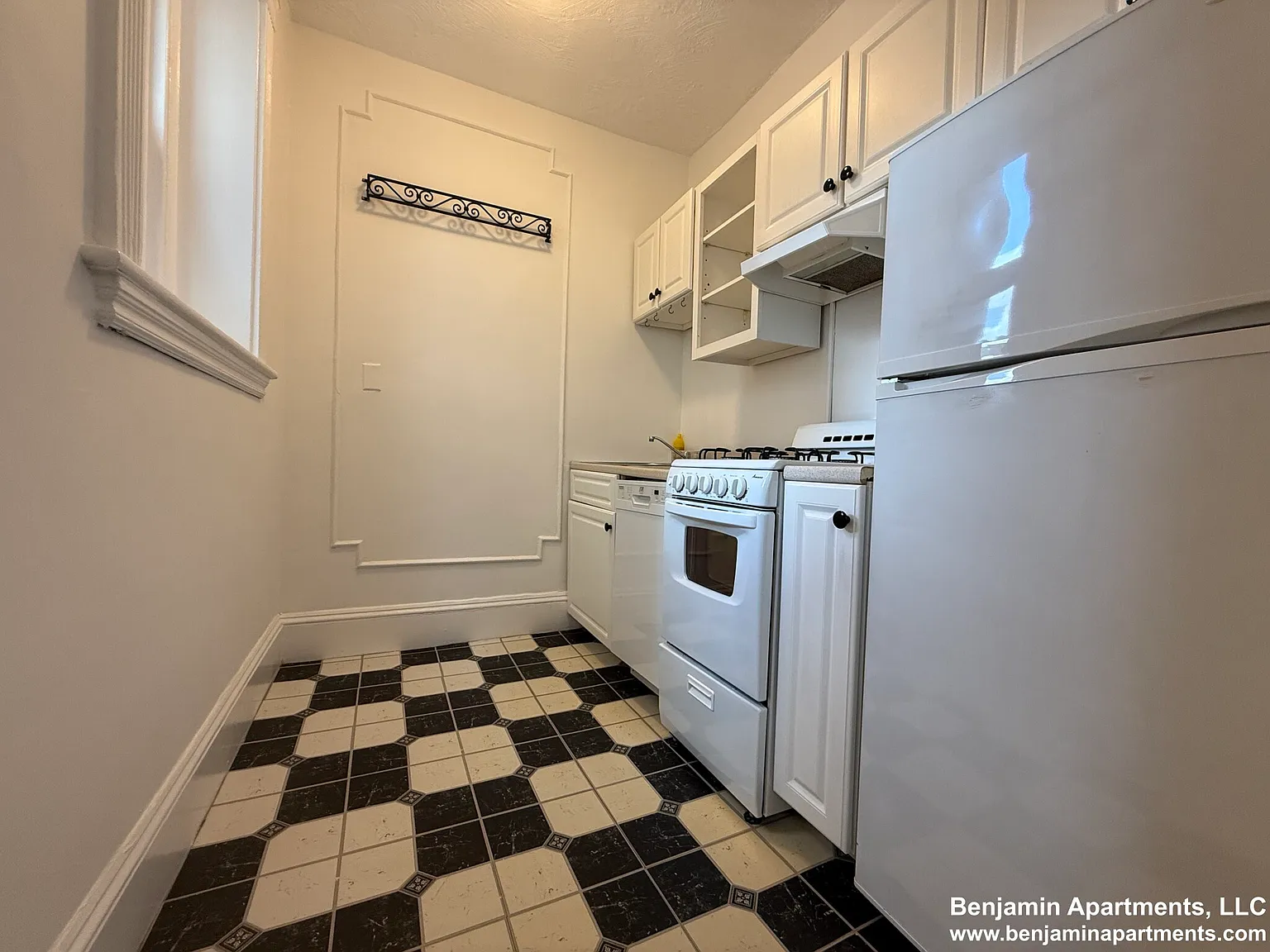 Studio, 295 sqft, $2,300 — Photo 4