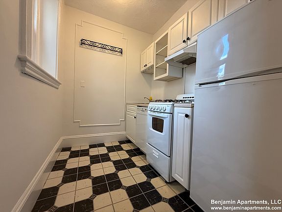 4th image of 8 Garrison St #620