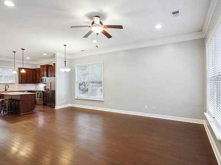 1701 Lincoln St — Photo 5
