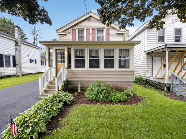 282 W 5th St, Oswego, NY 13126