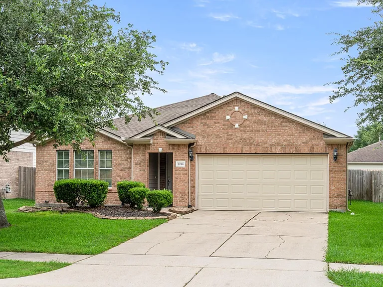 2744 Woodspring Acres Dr — Photo 1