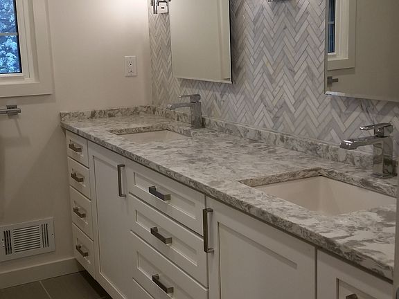 4th image of 6675 Knollwood Cir E