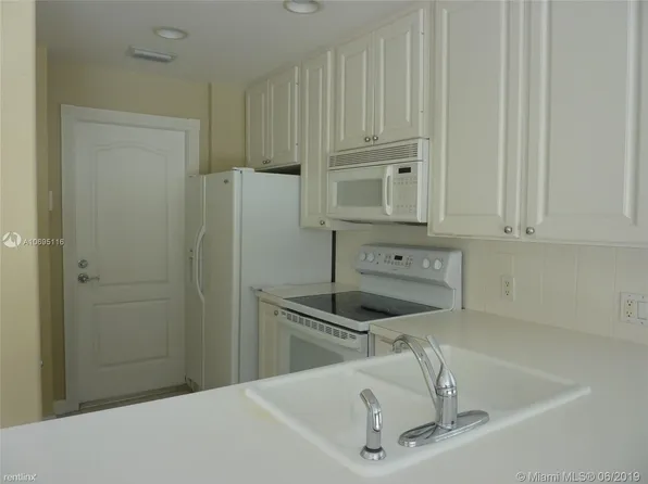 11 Live Oak Cir, Tequesta, FL 33469