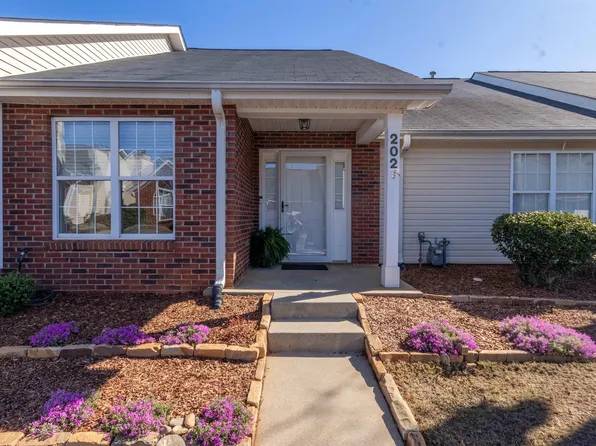 202 Woodruff Park Ln, Simpsonville, SC 29681