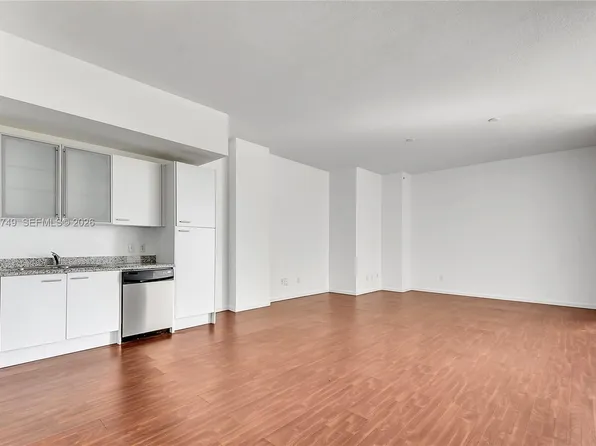 1350 NW 8th Ct, Miami, FL