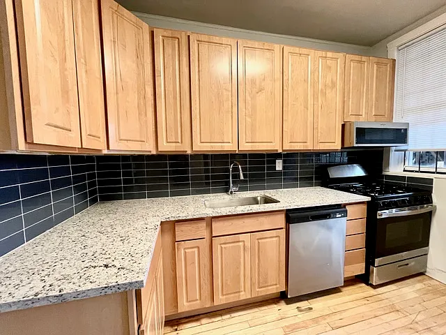 1955 W Sunnyside Ave #1 — Photo 2